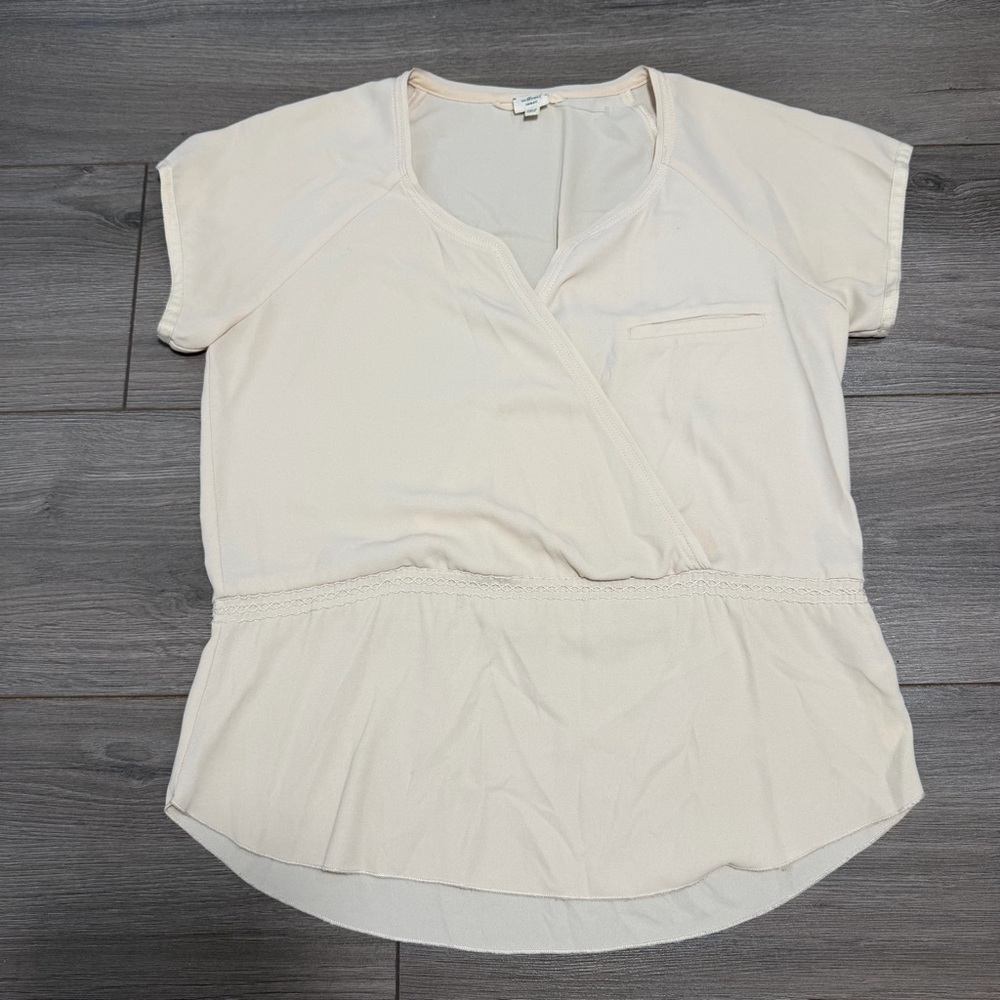 ARITZIA WILFRED Women’s Cream Wrap-Style peplum Short Sleeve Top